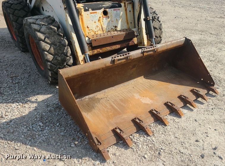 image for item MO9952 2000 Bobcat 873  skid steer loader