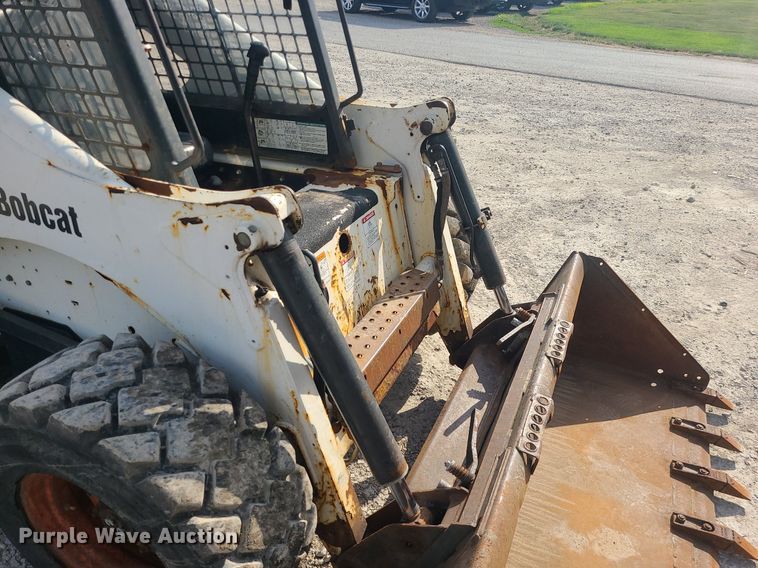 image for item MO9952 2000 Bobcat 873  skid steer loader