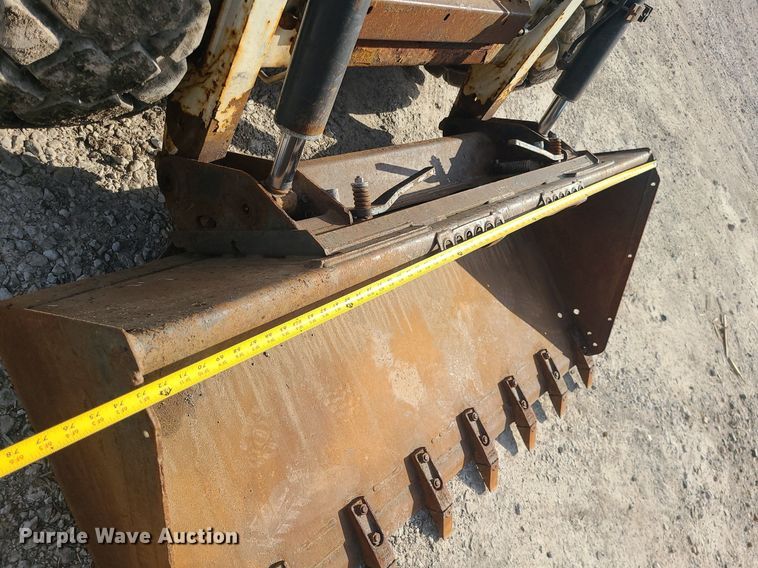 image for item MO9952 2000 Bobcat 873  skid steer loader