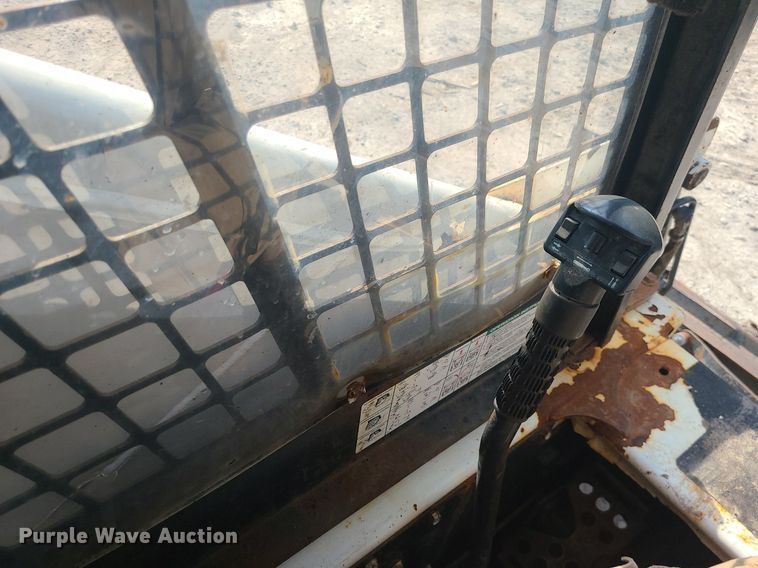 image for item MO9952 2000 Bobcat 873  skid steer loader