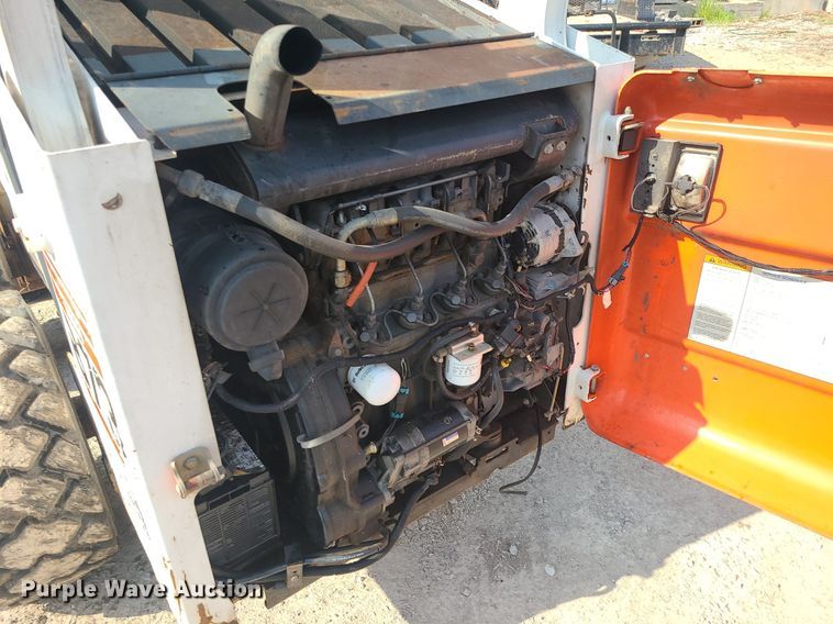 image for item MO9952 2000 Bobcat 873  skid steer loader