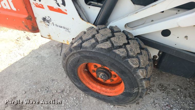 image for item MO9952 2000 Bobcat 873  skid steer loader