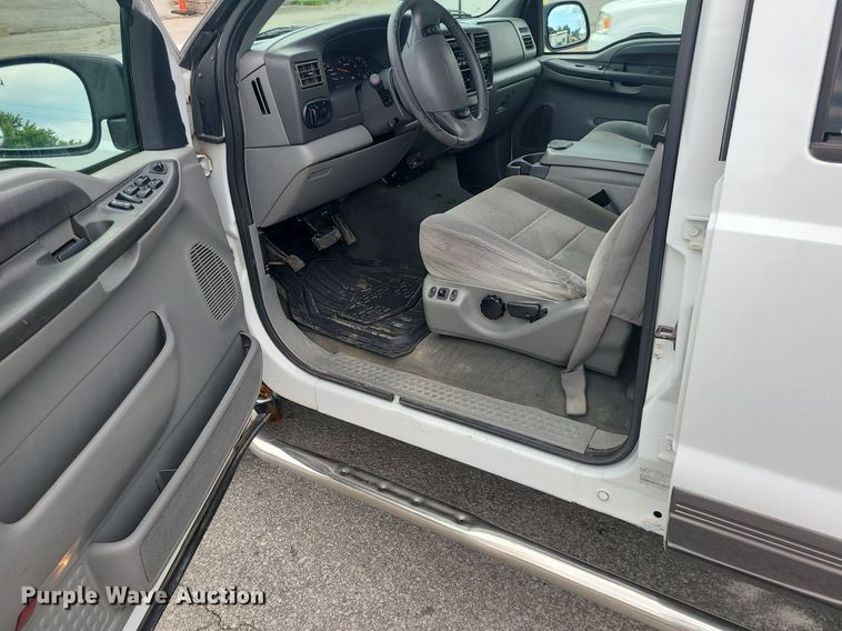 image for item MO9954 2002 Ford Excursion  SUV