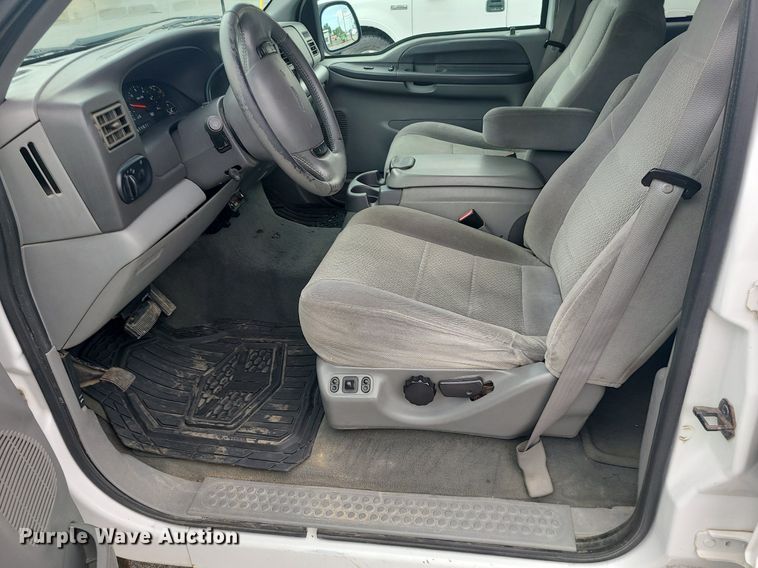 image for item MO9954 2002 Ford Excursion  SUV