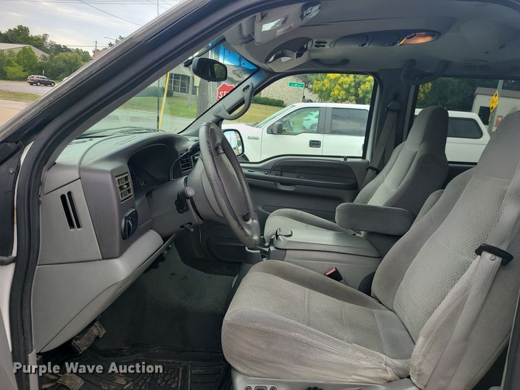 image for item MO9954 2002 Ford Excursion  SUV