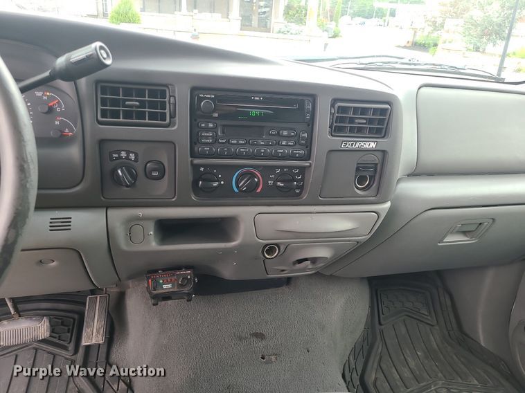 image for item MO9954 2002 Ford Excursion  SUV