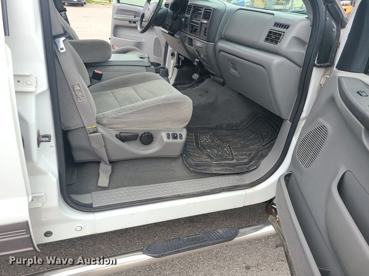 image for item MO9954 2002 Ford Excursion  SUV