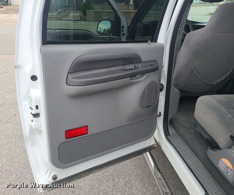 image for item MO9954 2002 Ford Excursion  SUV