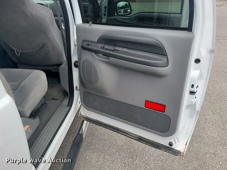 image for item MO9954 2002 Ford Excursion  SUV