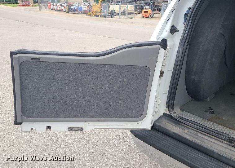 image for item MO9954 2002 Ford Excursion  SUV