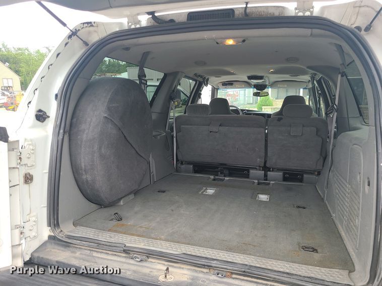 image for item MO9954 2002 Ford Excursion  SUV