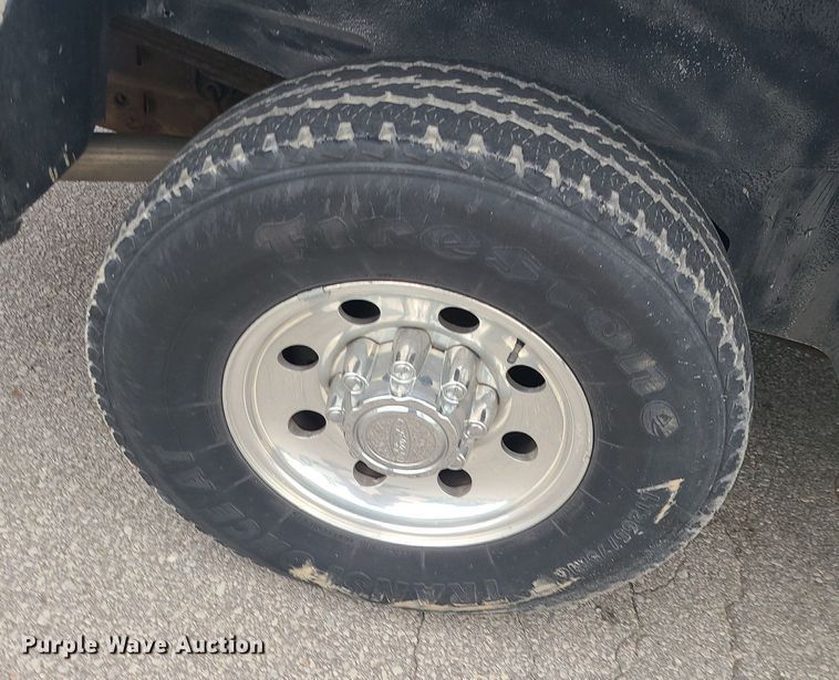 image for item MO9954 2002 Ford Excursion  SUV