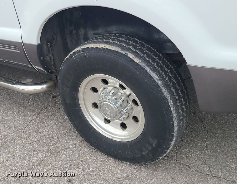 image for item MO9954 2002 Ford Excursion  SUV