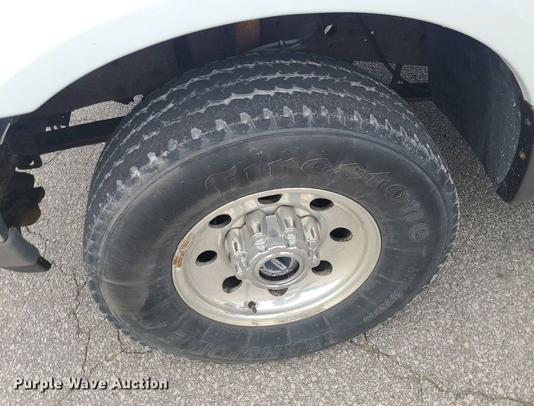 image for item MO9954 2002 Ford Excursion  SUV