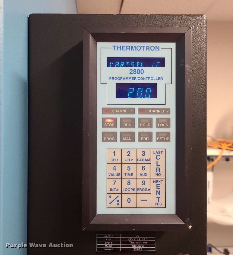 image for item MO9962 Thermotron SM-32C  environmental chamber