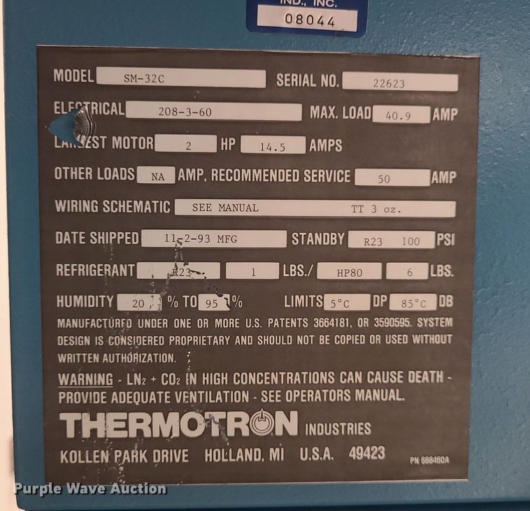image for item MO9962 Thermotron SM-32C  environmental chamber