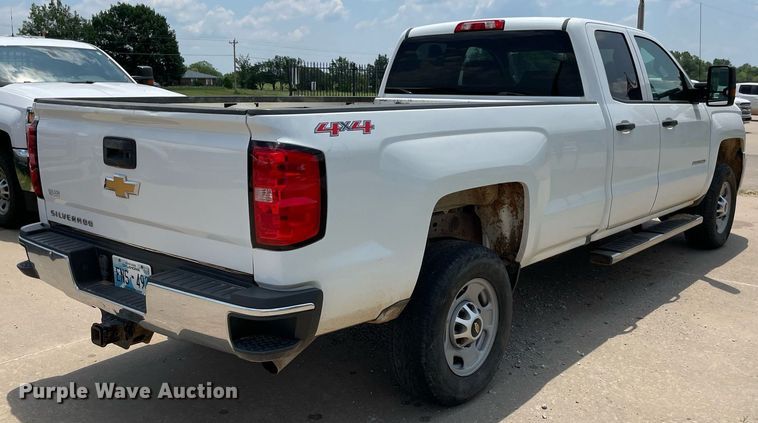 image for item MR9104 2017 Chevrolet Silverado 2500HD  Double Cab pickup truck