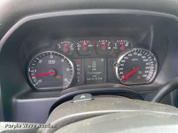 image for item MR9104 2017 Chevrolet Silverado 2500HD  Double Cab pickup truck