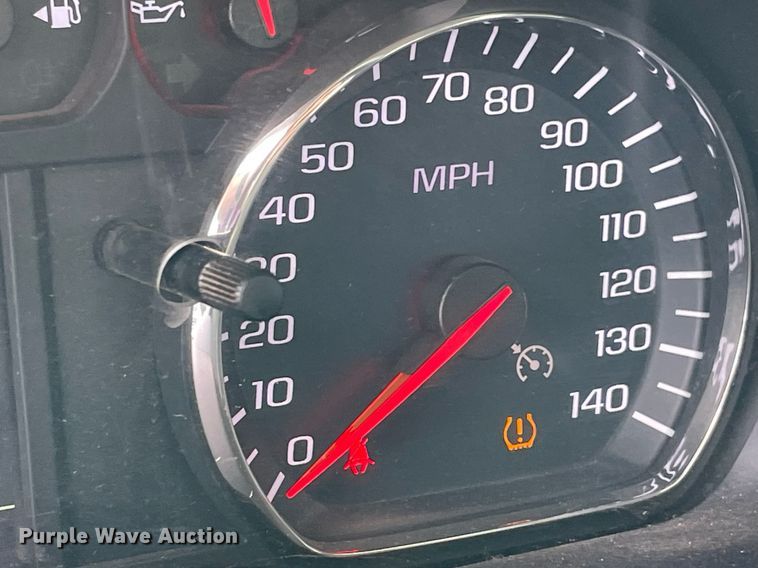 image for item MR9104 2017 Chevrolet Silverado 2500HD  Double Cab pickup truck