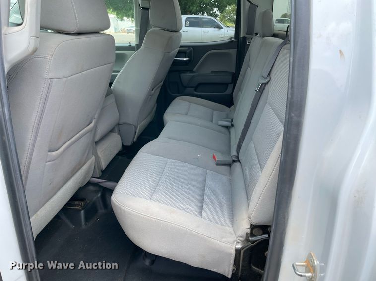 image for item MR9104 2017 Chevrolet Silverado 2500HD  Double Cab pickup truck