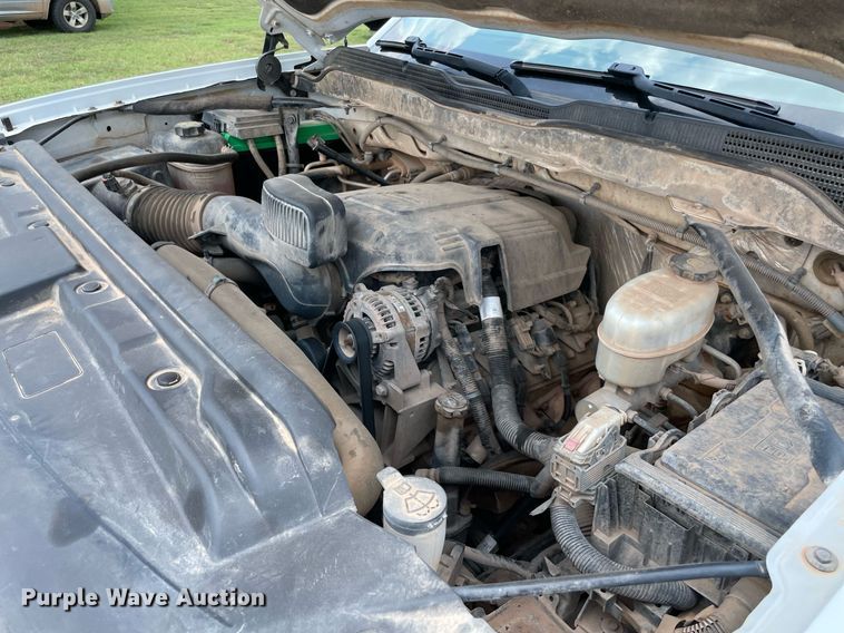 image for item MR9104 2017 Chevrolet Silverado 2500HD  Double Cab pickup truck