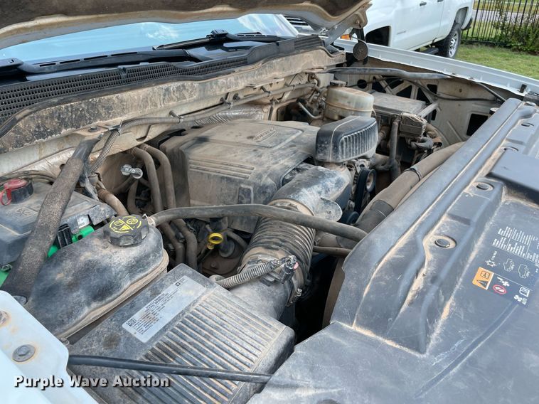 image for item MR9104 2017 Chevrolet Silverado 2500HD  Double Cab pickup truck