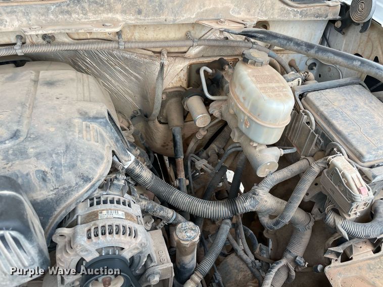 image for item MR9104 2017 Chevrolet Silverado 2500HD  Double Cab pickup truck