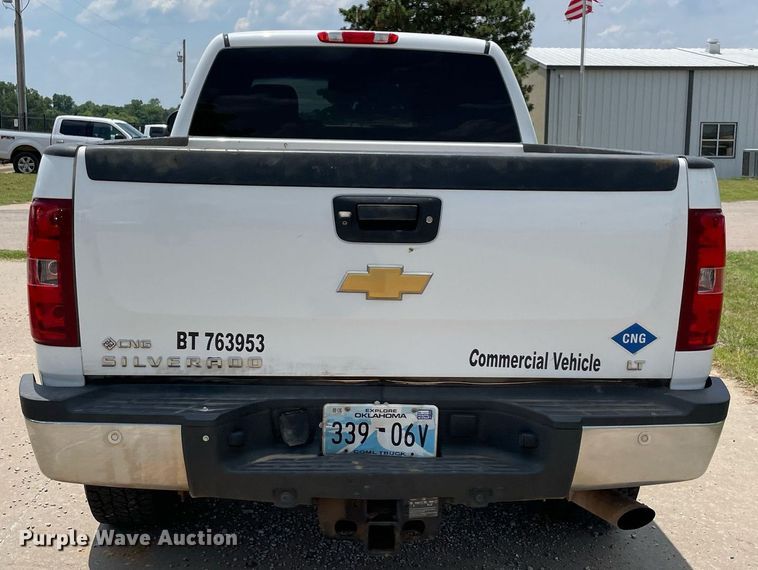 image for item MR9105 2013 Chevrolet Silverado 2500HD  Ext. Cab pickup truck