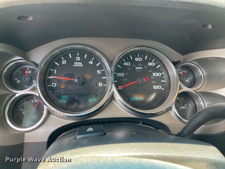 image for item MR9105 2013 Chevrolet Silverado 2500HD  Ext. Cab pickup truck