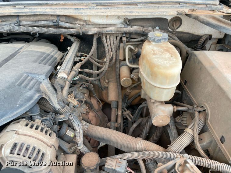 image for item MR9105 2013 Chevrolet Silverado 2500HD  Ext. Cab pickup truck