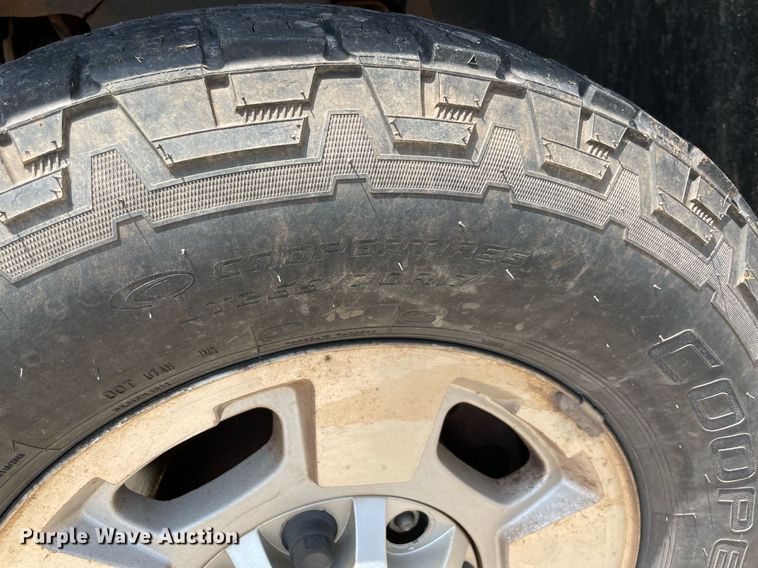 image for item MR9105 2013 Chevrolet Silverado 2500HD  Ext. Cab pickup truck