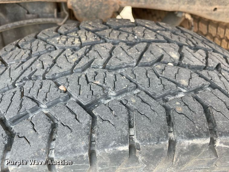 image for item MR9105 2013 Chevrolet Silverado 2500HD  Ext. Cab pickup truck