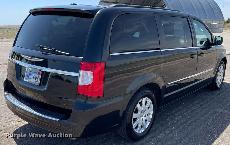 image for item MS9558 2014 Chrysler Town & Country  van