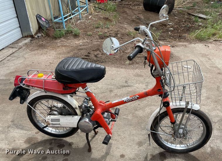 image for item MS9769 (2) 1979 Honda Express bicycles