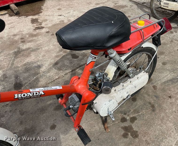 image for item MS9769 (2) 1979 Honda Express bicycles