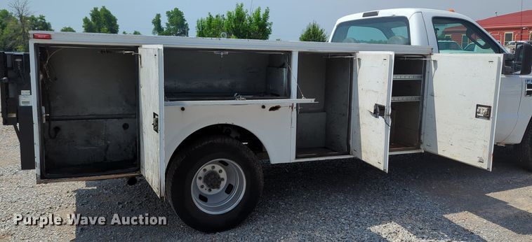 image for item MX9319 2008 Ford F350 Super Duty  utility bed pickup truck