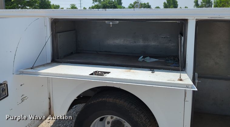 image for item MX9319 2008 Ford F350 Super Duty  utility bed pickup truck