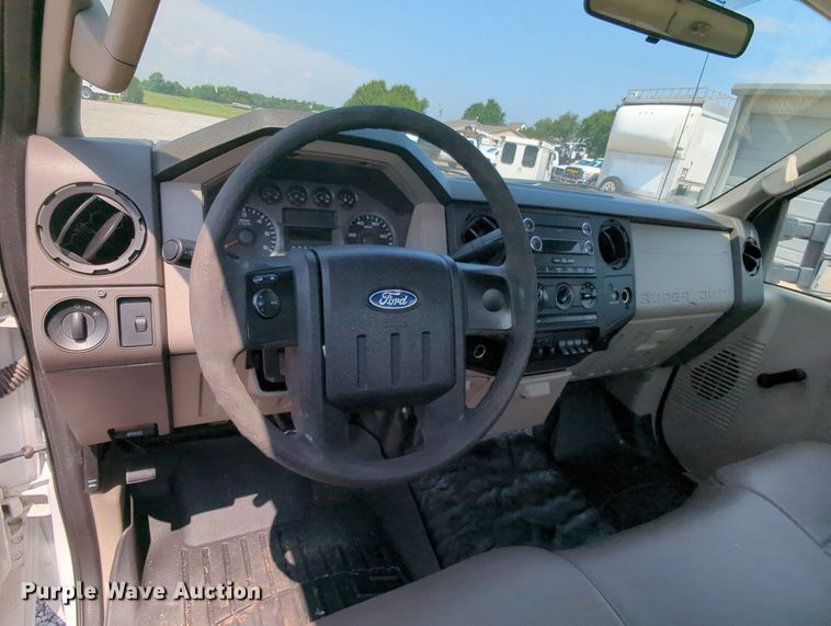 image for item MX9319 2008 Ford F350 Super Duty  utility bed pickup truck