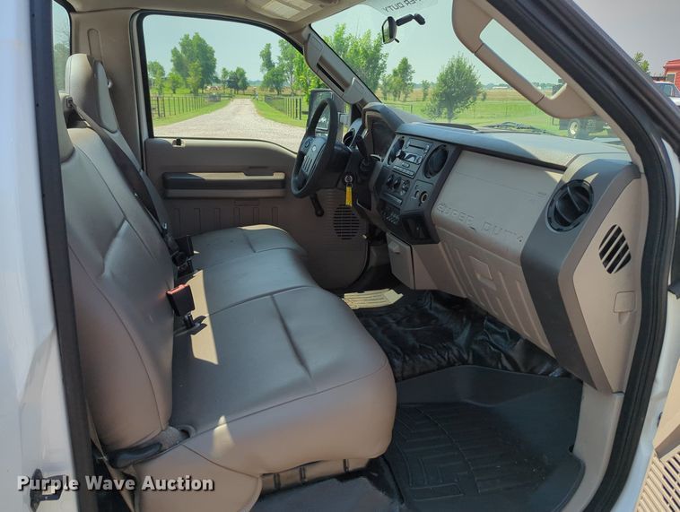 image for item MX9319 2008 Ford F350 Super Duty  utility bed pickup truck