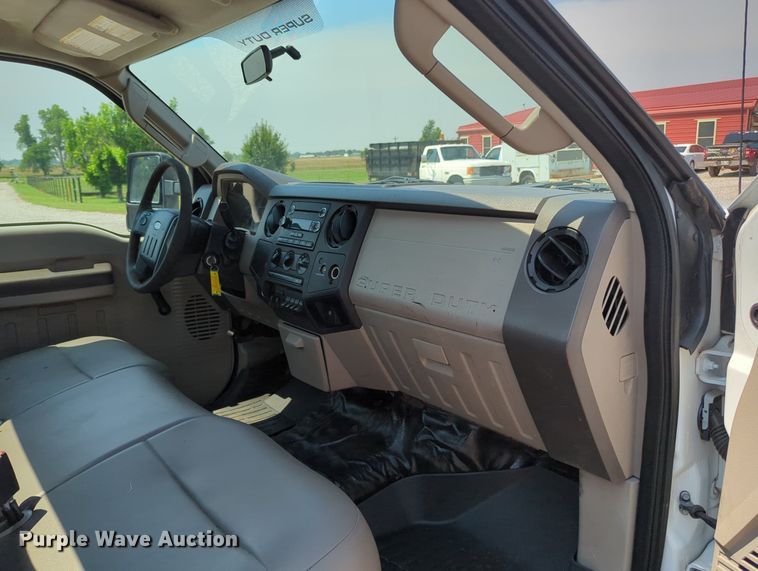 image for item MX9319 2008 Ford F350 Super Duty  utility bed pickup truck