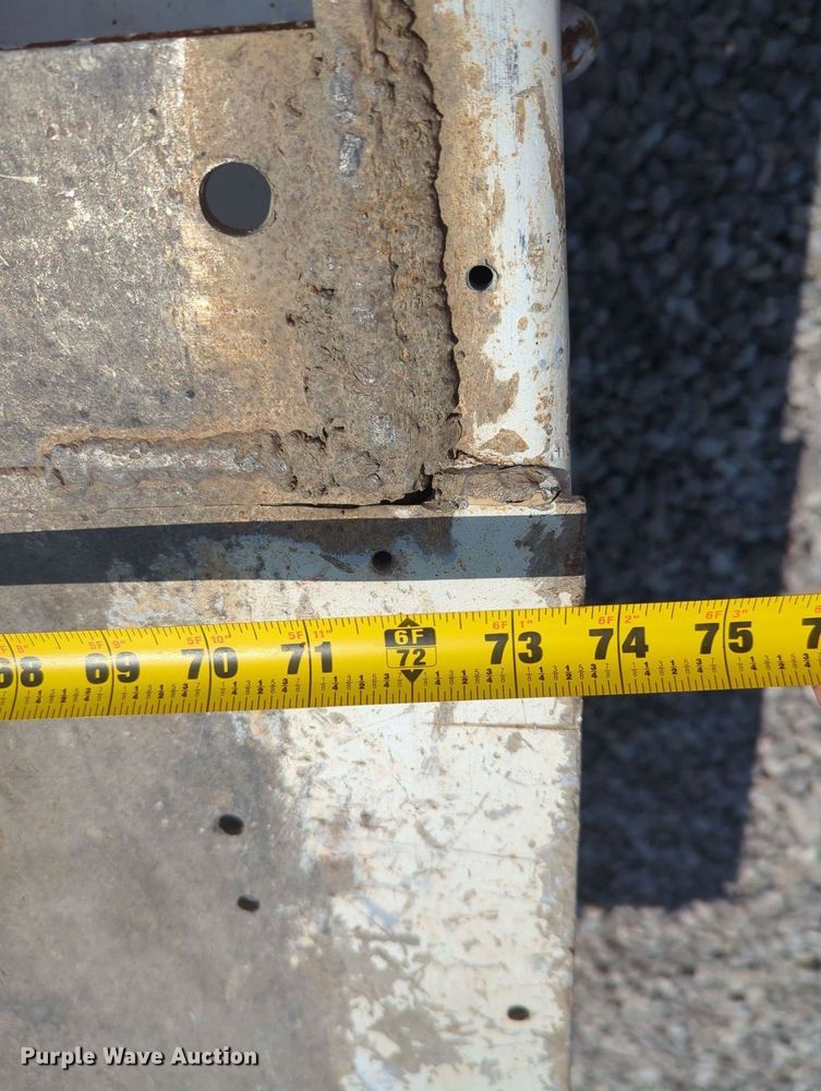 image for item MX9330 2015 Nissan Frontier  King Cab flatbed pickup truck