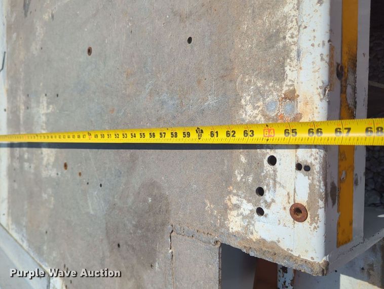 image for item MX9330 2015 Nissan Frontier  King Cab flatbed pickup truck