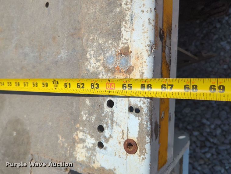 image for item MX9330 2015 Nissan Frontier  King Cab flatbed pickup truck