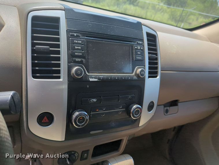 image for item MX9330 2015 Nissan Frontier  King Cab flatbed pickup truck