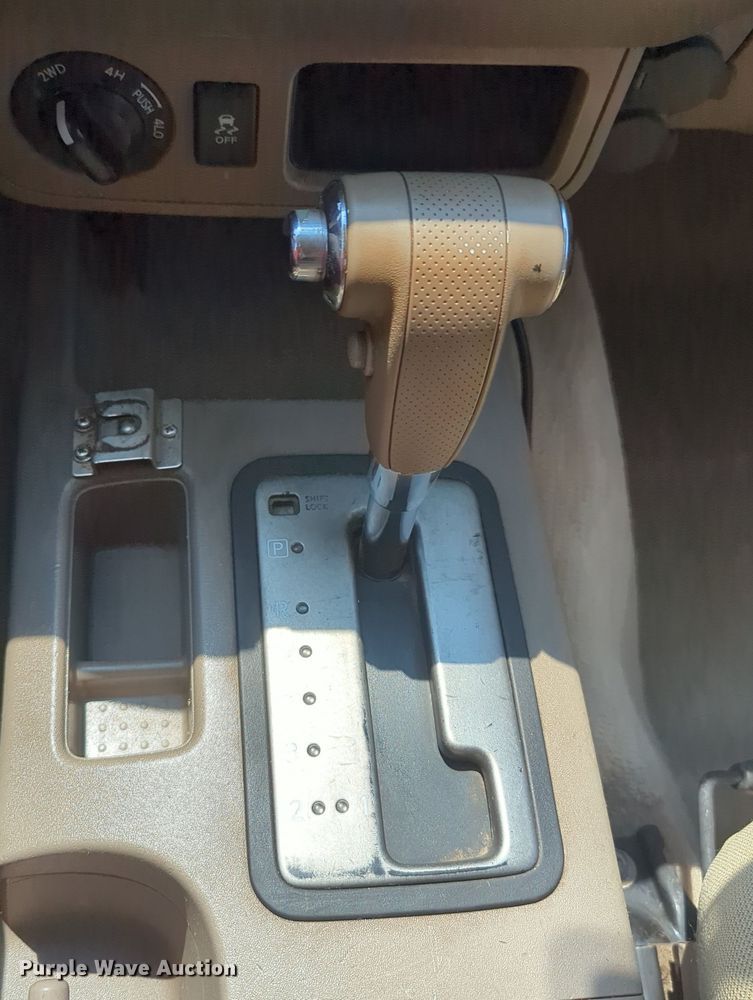 image for item MX9330 2015 Nissan Frontier  King Cab flatbed pickup truck