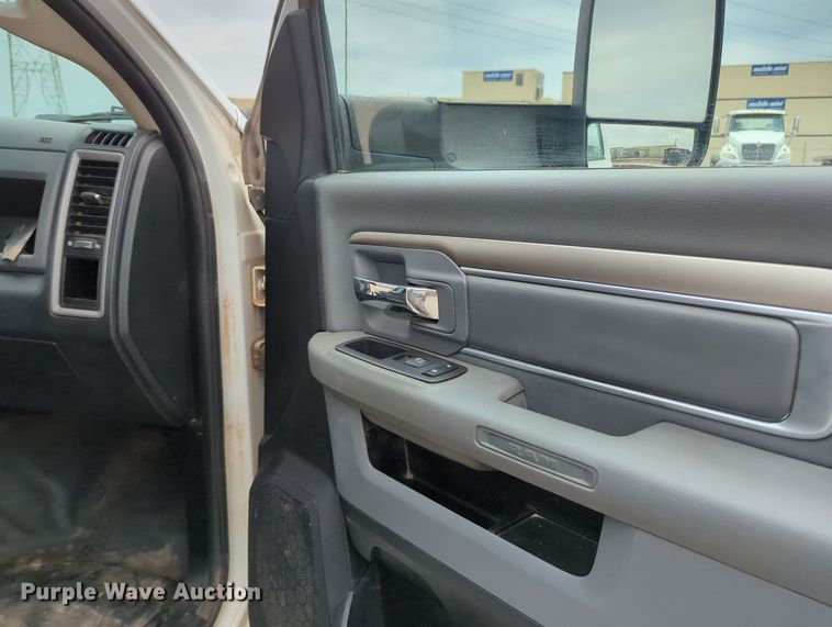 image for item MY9331 2015 Dodge Ram 3500  winch pickup truck