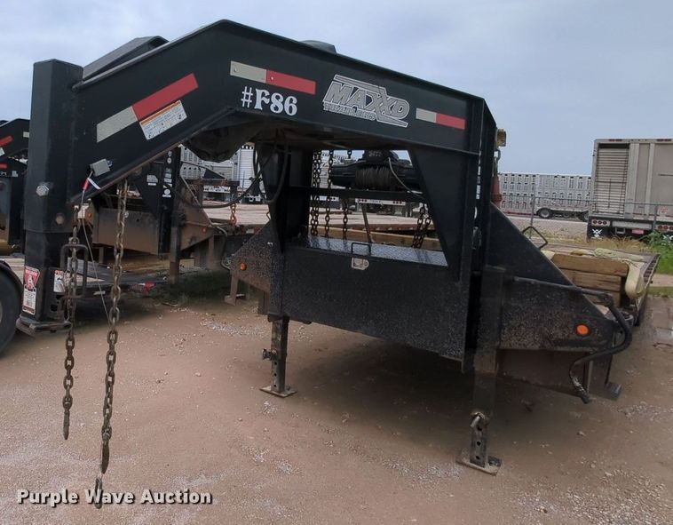 image for item MY9334 2016 MAXXD  equipment trailer