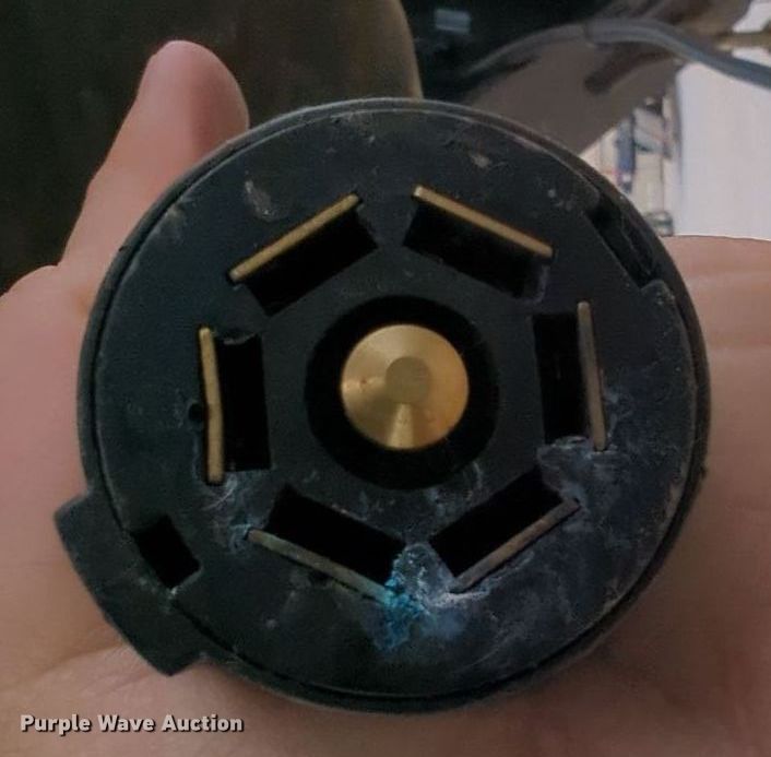 image for item MY9334 2016 MAXXD  equipment trailer