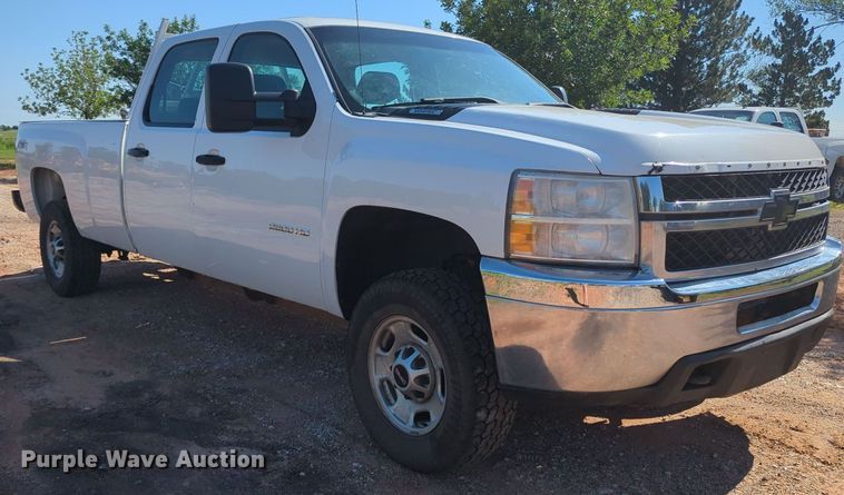 image for item MY9358 2011 Chevrolet Silverado 2500HD  Crew Cab pickup truck