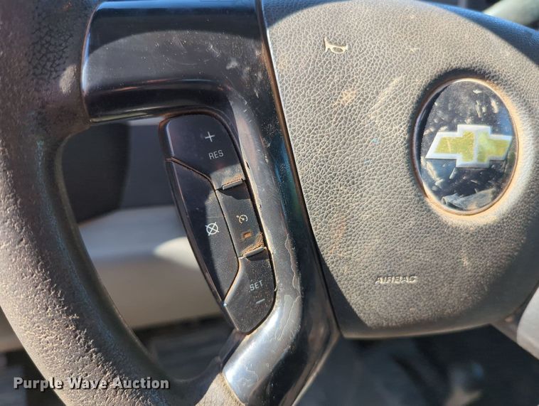 image for item MY9358 2011 Chevrolet Silverado 2500HD  Crew Cab pickup truck